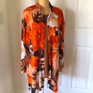 Beautiful button up the front Top 100% Nylon